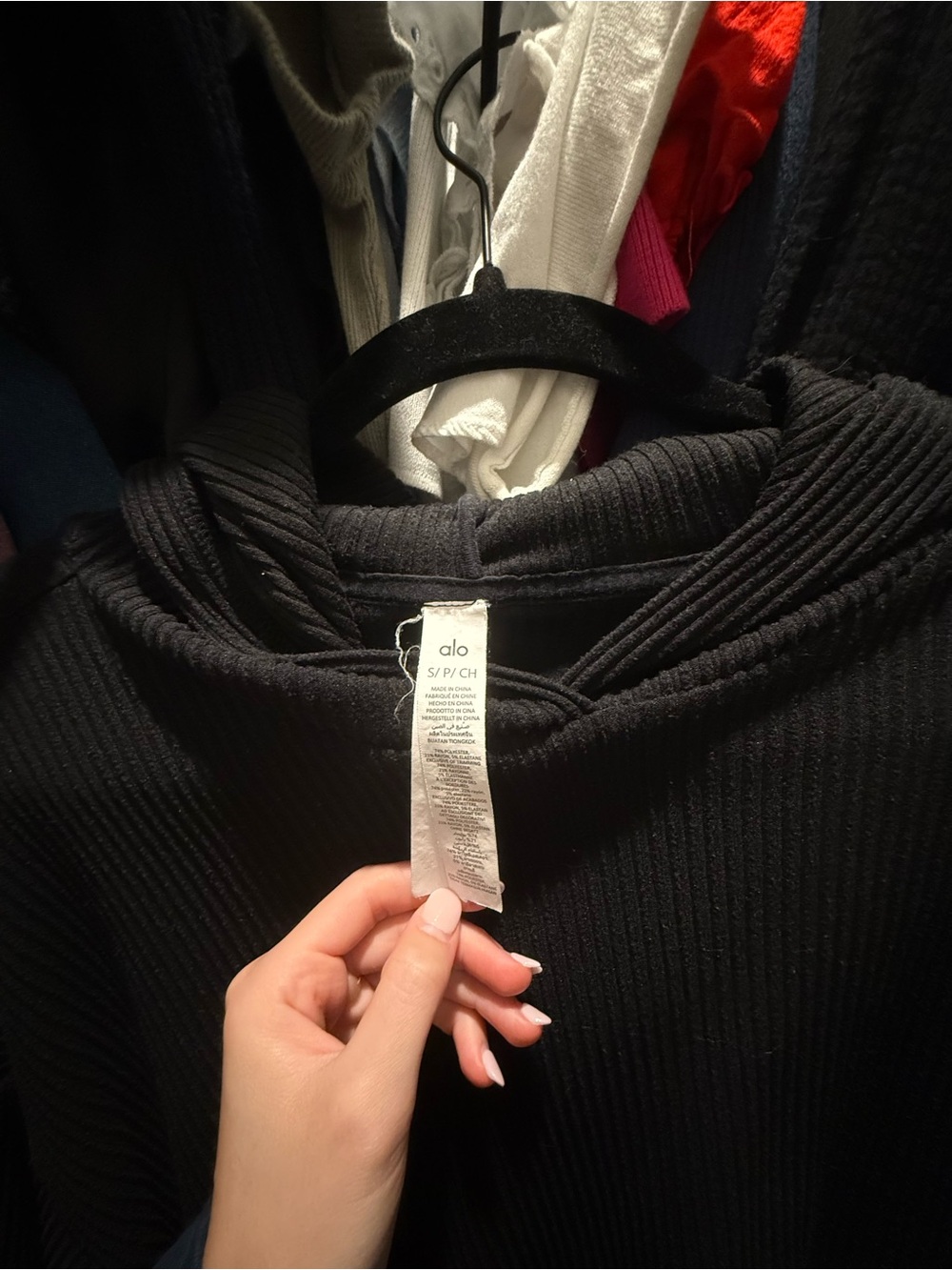 ALO ribbed knit cropped hoodie - Picture 3 of 3